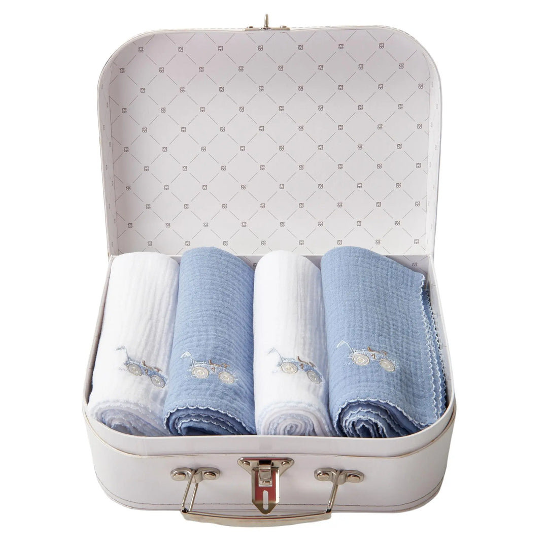 Blue Almonds Ltd 4 nappy embroidered 60x60 + suitcase white / blue - Classic Car Theophile & Patachou