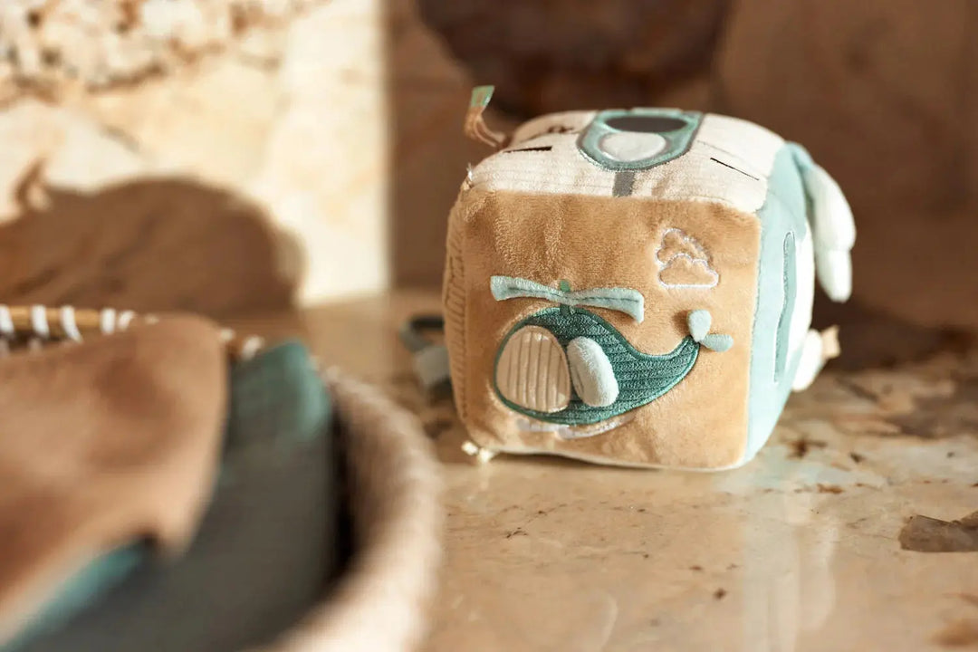 Blue Almonds Ltd Activity Cube - On the Go Jollein