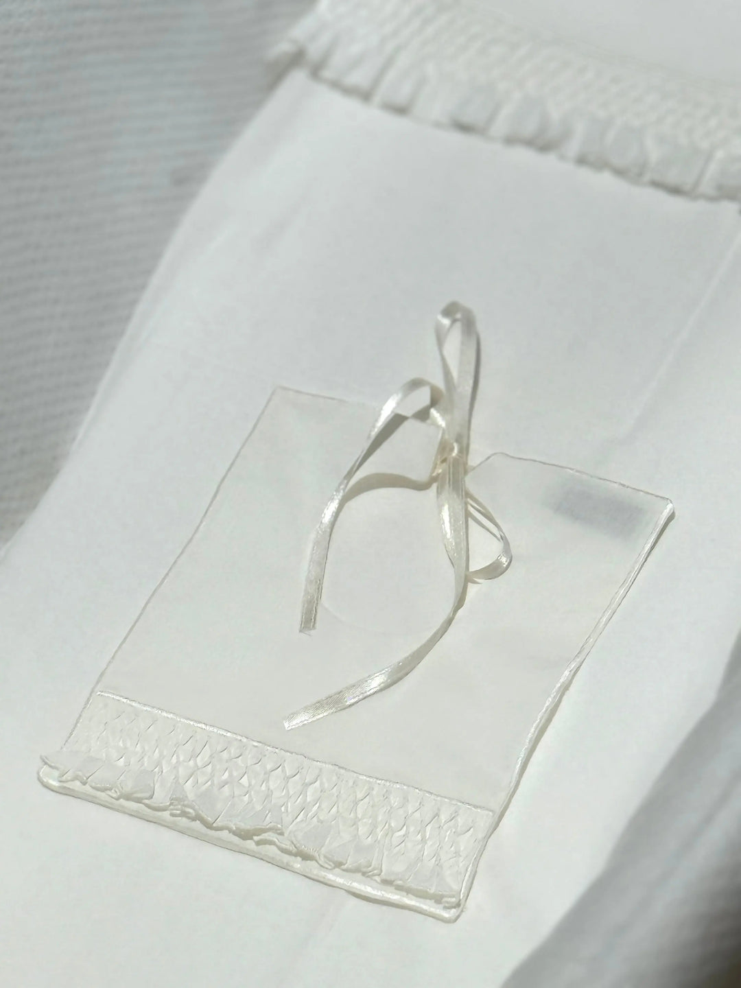Blue Almonds Ltd Baby bib 'Eleganza' Piccola Giuggiola