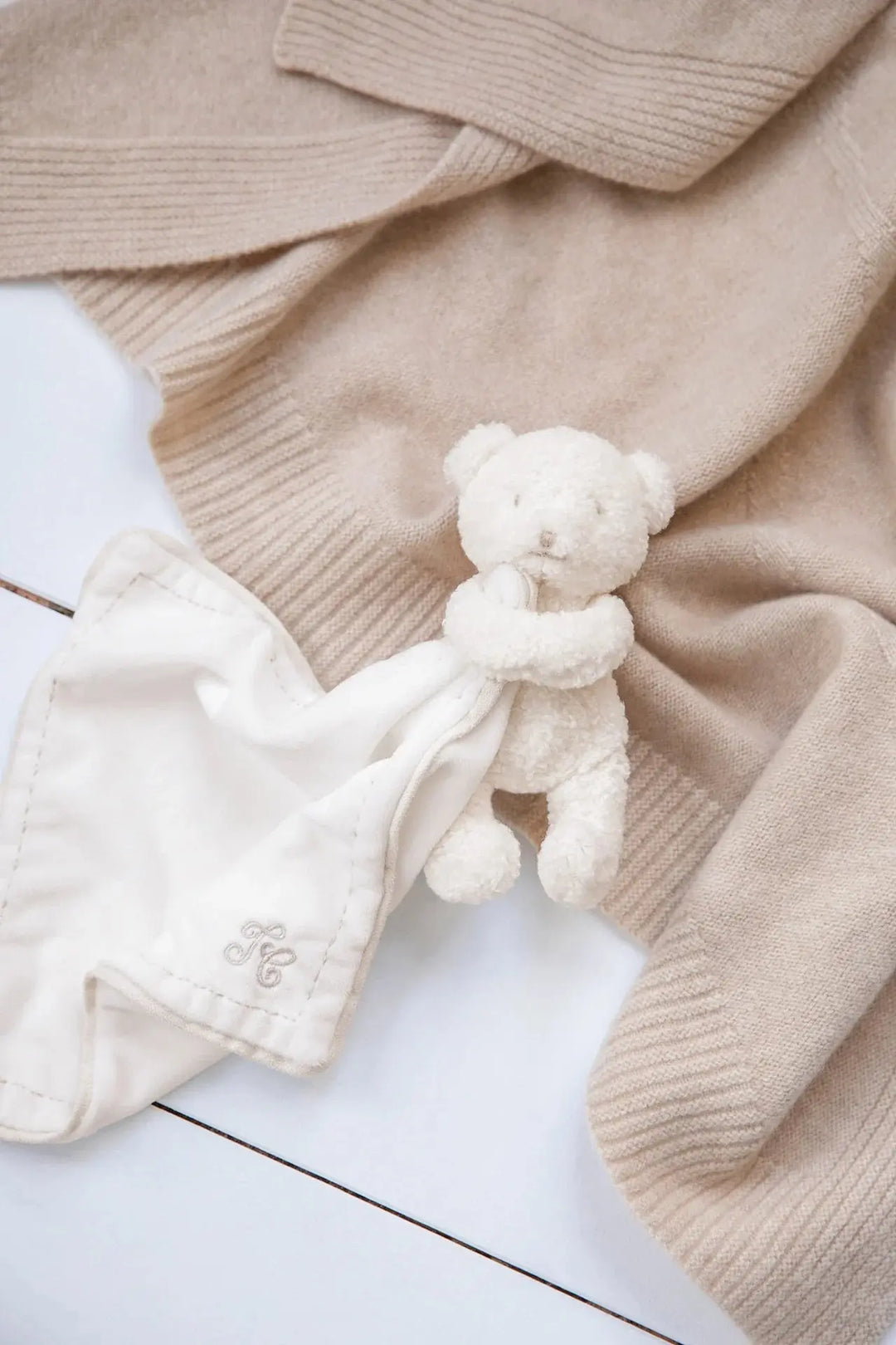 Blue Almonds Ltd Doudou bear ivory Tartine et Chocolat