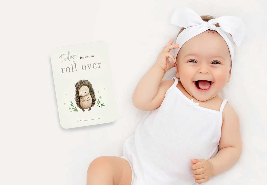 Blue Almonds Ltd Baby's first year milestone cards Daisy & Bump