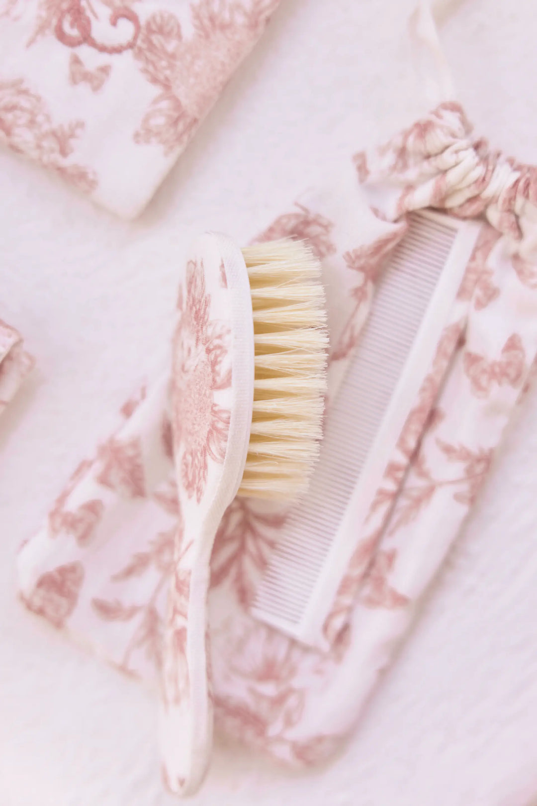 Blue Almonds Ltd Brush and Comb- Toile de Jouy Pink Tartine et Chocolat