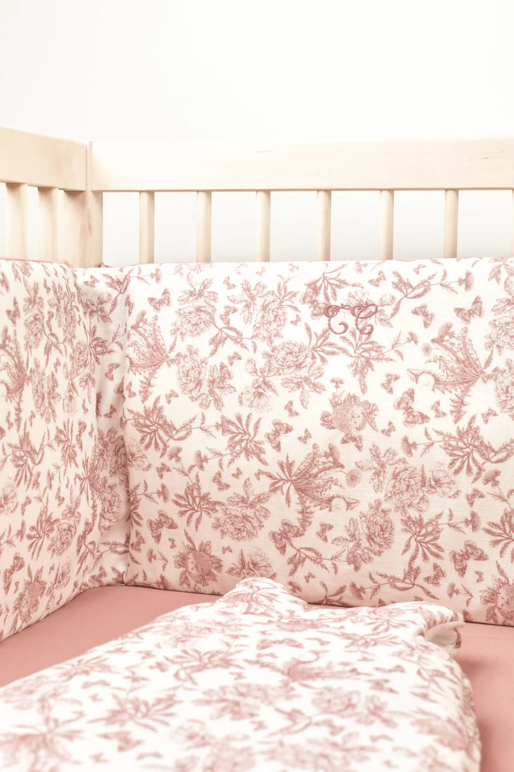 Blue Almonds Ltd Half Bumper - Toile de Jouy Pink Tartine et Chocolat