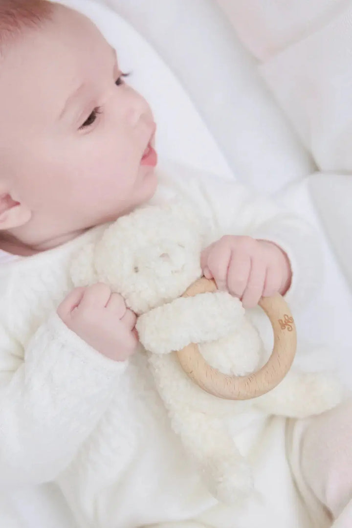 Blue Almonds Ltd Rattle bear ivory Theophile & Patachou