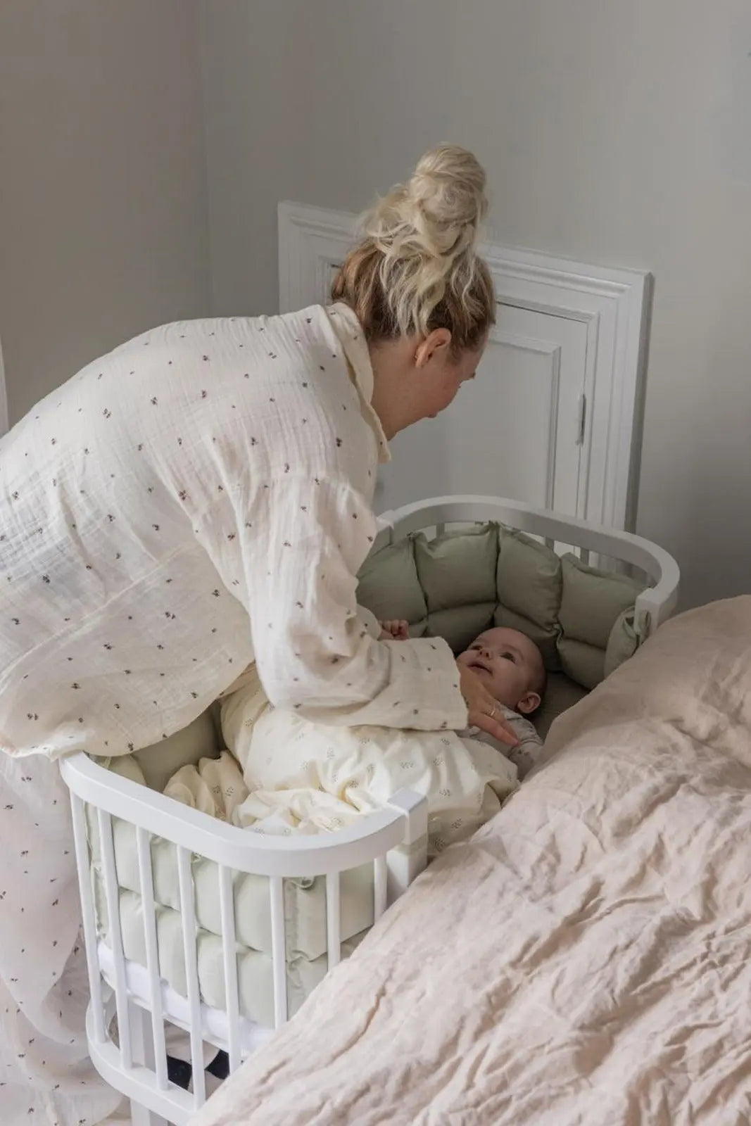 Blue Almonds Ltd Sebra Bedside Crib - Classic White Sebra