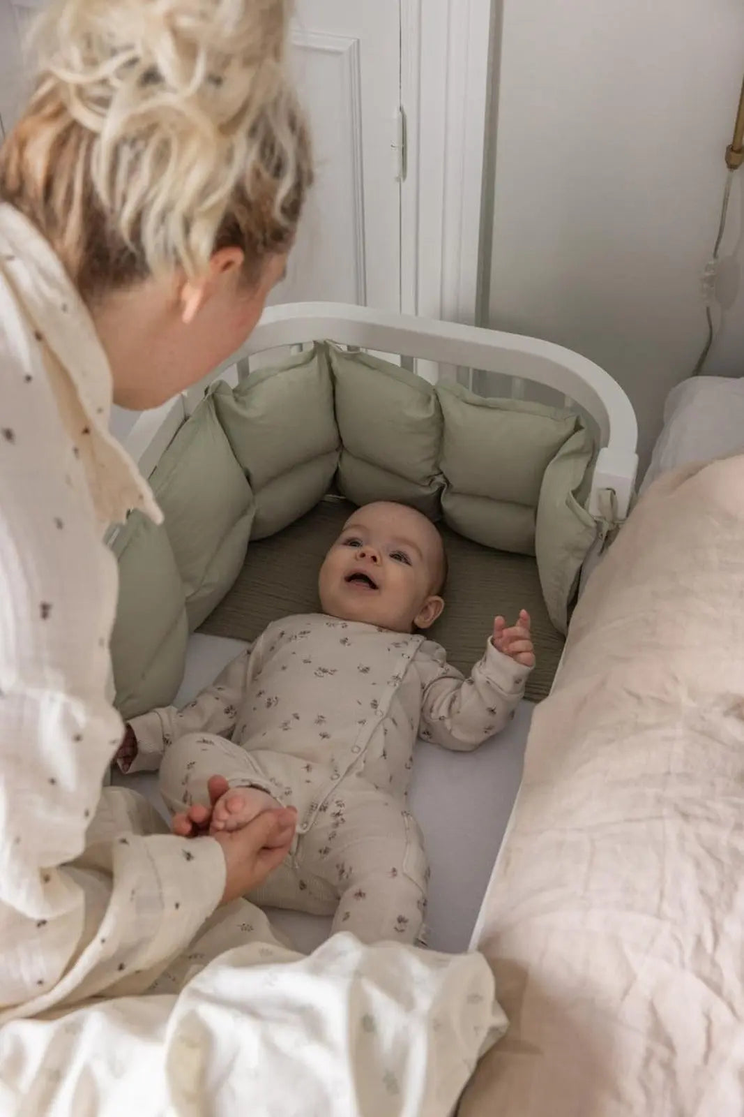 Blue Almonds Ltd Sebra Bedside Crib - Classic White Sebra
