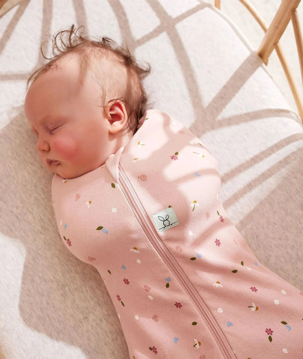 Blue Almonds Ltd Summer Cocoon Swaddle Bag 0.2 TOG - Daisies Blue Almonds