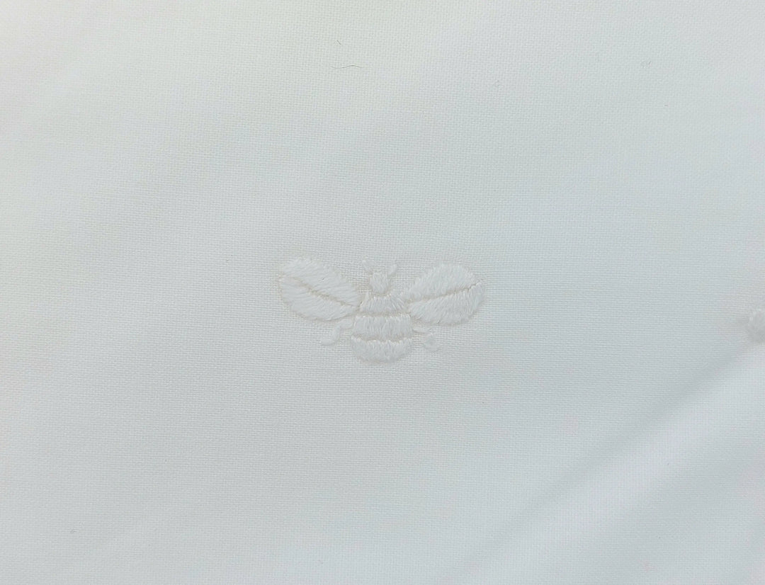 Blue Almonds Ltd Hooded towel & mitt "baby bees" white Gordonsbury