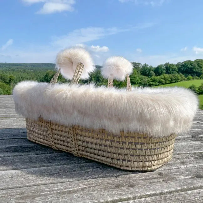 Blue Almonds Ltd Wicker Moises + Cover fur beige - Cradles Theophile & Patachou
