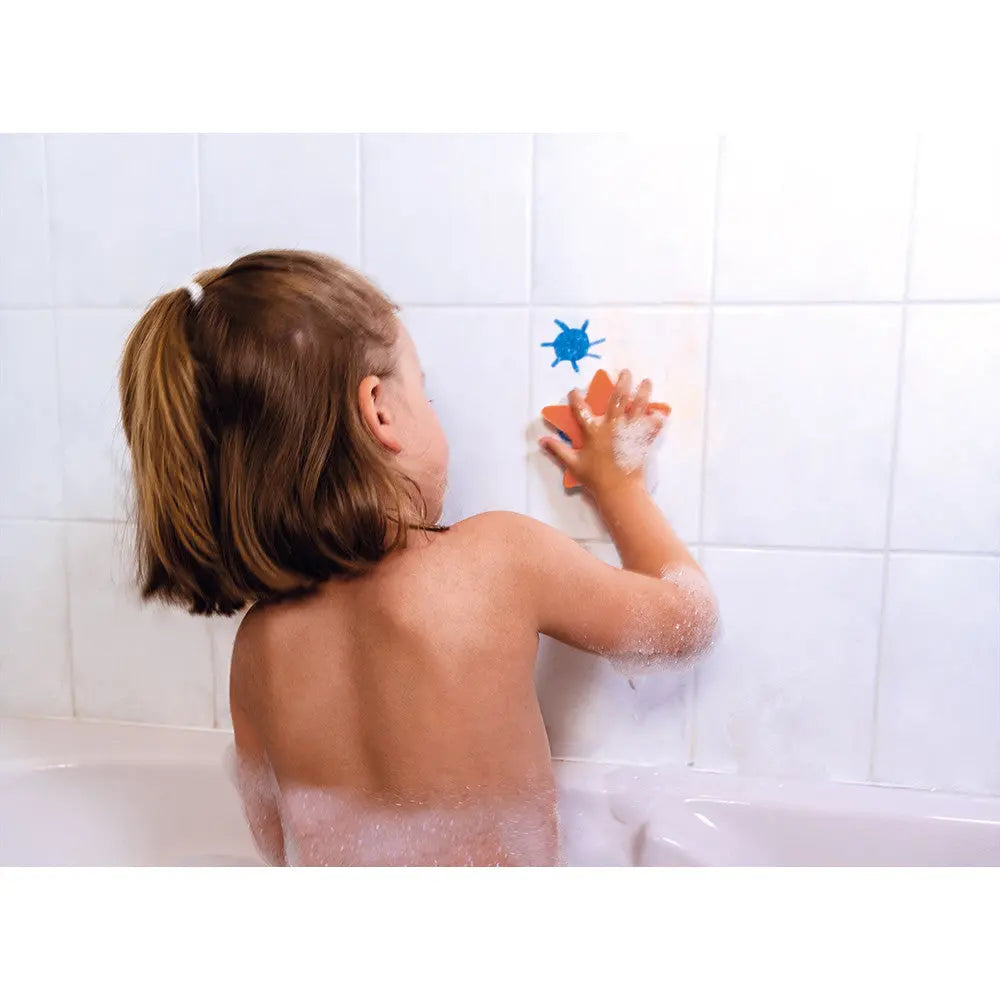 Blue Almonds Ltd Colouring in the bath Janod