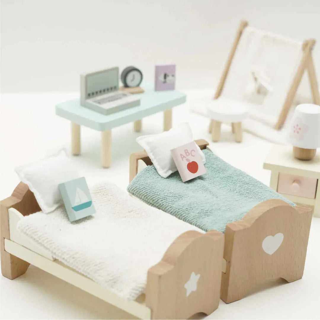 Blue Almonds Ltd Doll House Children's Bedroom Le Toy Van