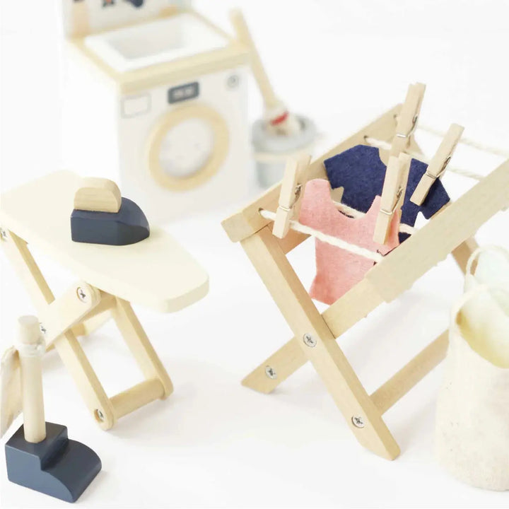 Blue Almonds Ltd Doll House Laundry Room Le Toy Van