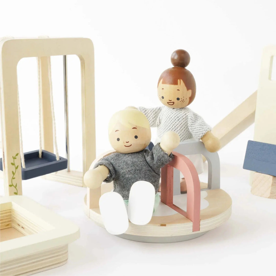 Blue Almonds Ltd Dolls House Outdoor Furniture Play Set Le Toy Van