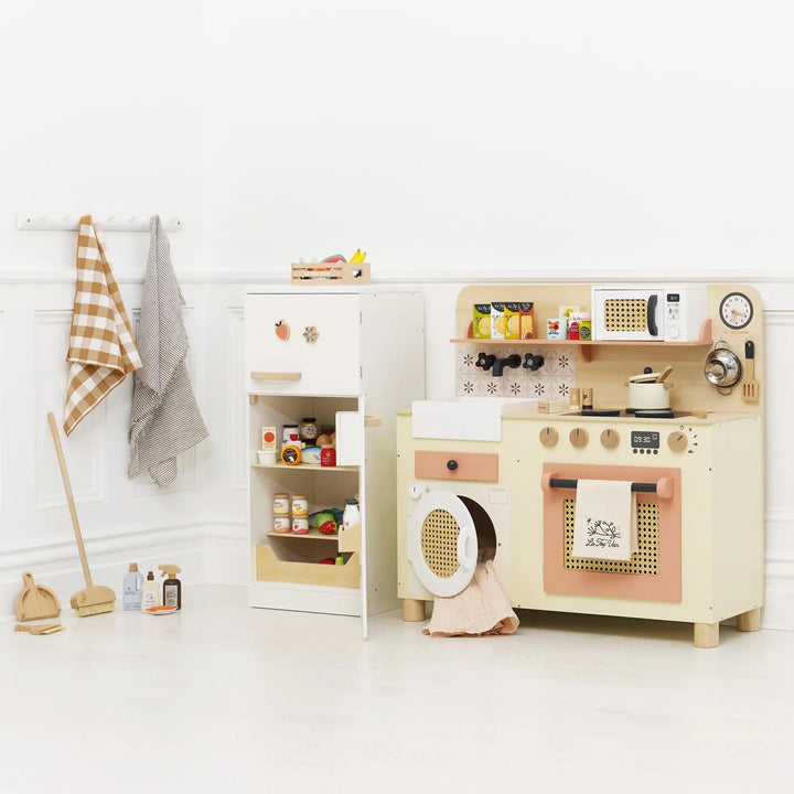 Blue Almonds Ltd Family Size Wooden Play Kitchen Le Toy Van