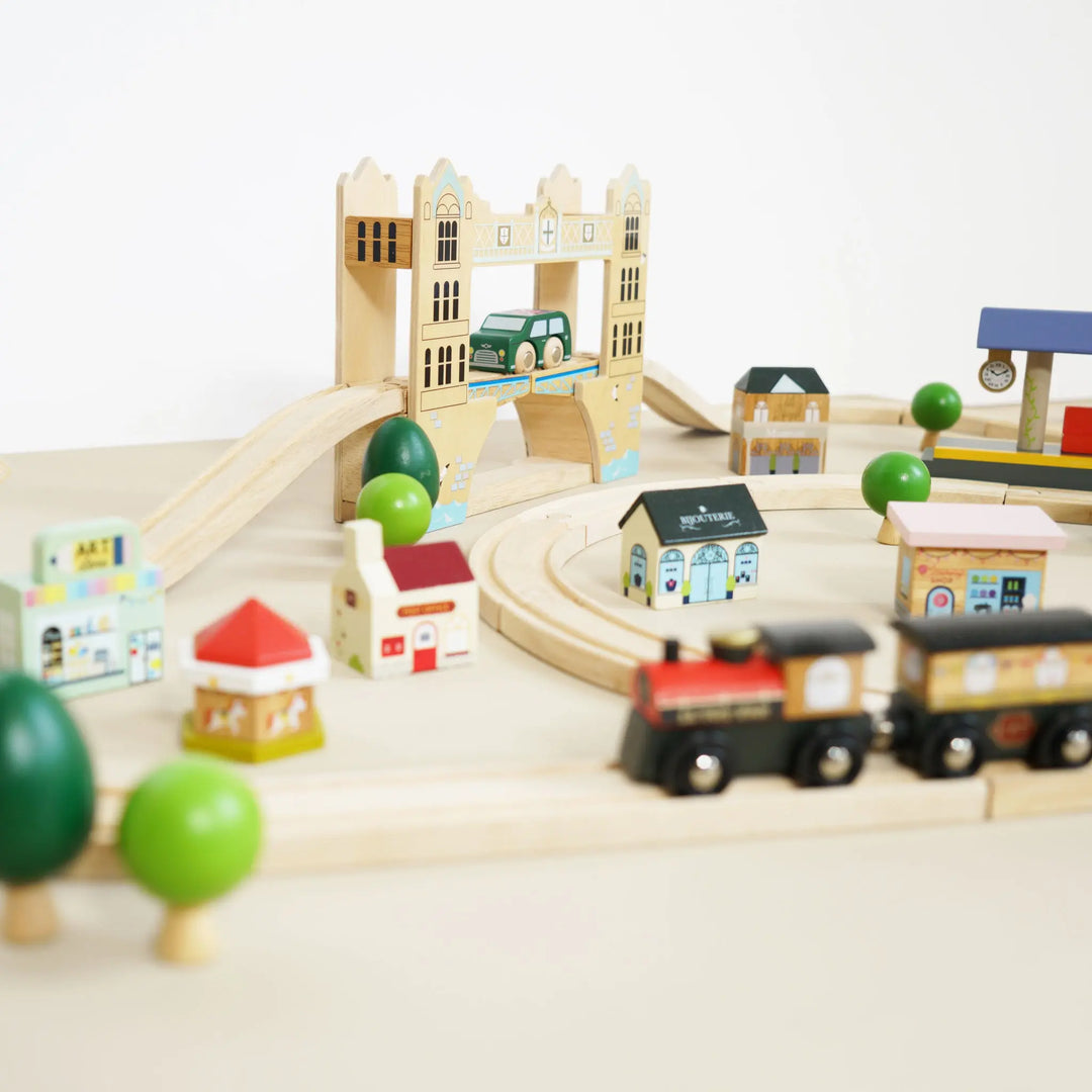 Blue Almonds Ltd London City Wooden Toy Train Set Le Toy Van