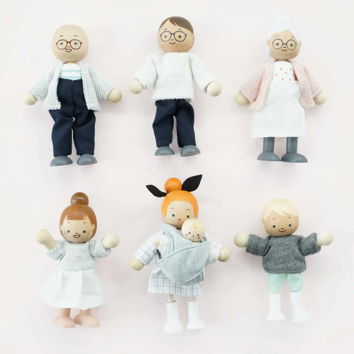 Blue Almonds Ltd My Family of 7 - Dolls Le Toy Van