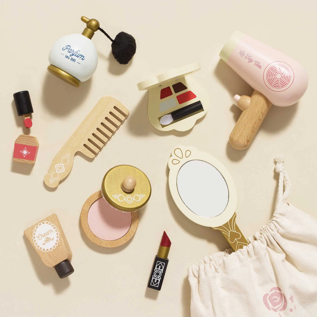 Blue Almonds Ltd Star Beauty Bag Le Toy Van