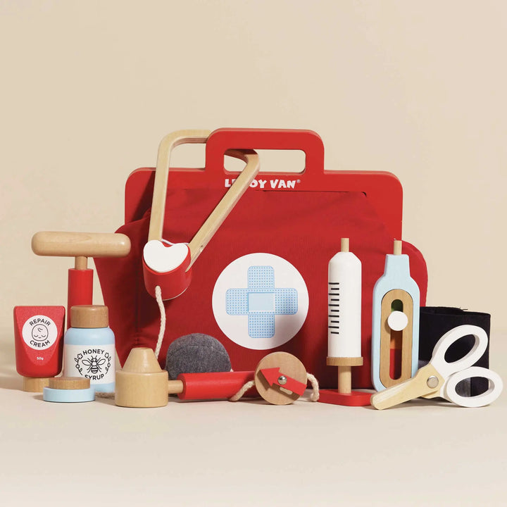 Blue Almonds Ltd Wooden Doctor's Medical Kit Le Toy Van