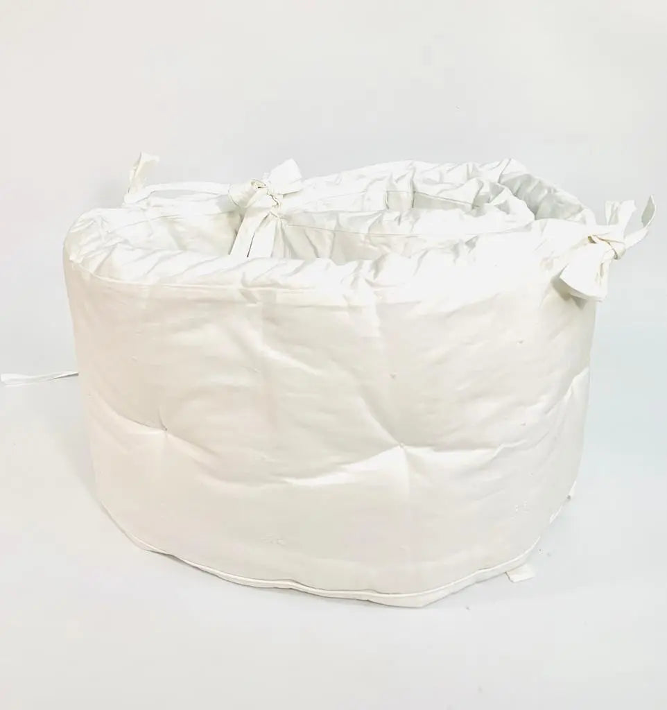 Cotbed half bumper "baby bees" white-Bumpers & quilts-Gordonsbury-Blue Almonds-London-South Kensington
