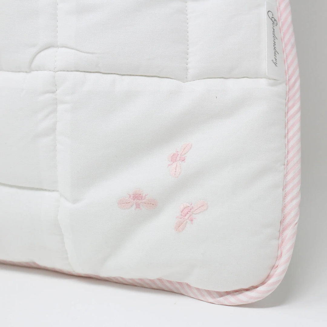 Cotbed quilt "baby bees" pink-Bumpers & quilts-Gordonsbury-Blue Almonds-London-South Kensington