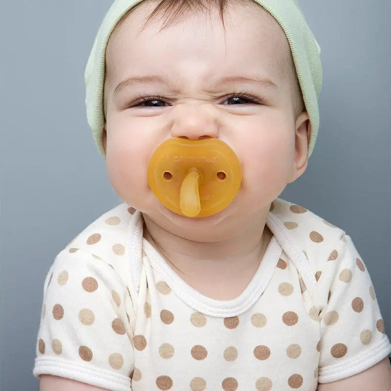 Natural dummy "butterfly ortho"-New Baby-Natursutten-Blue Almonds-London-South Kensington