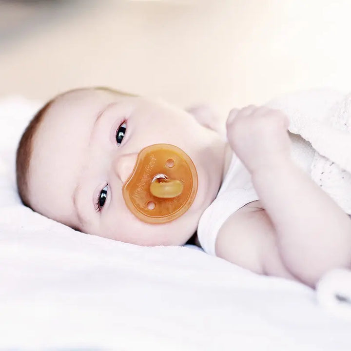 Natural dummy "butterfly ortho"-New Baby-Natursutten-Blue Almonds-London-South Kensington
