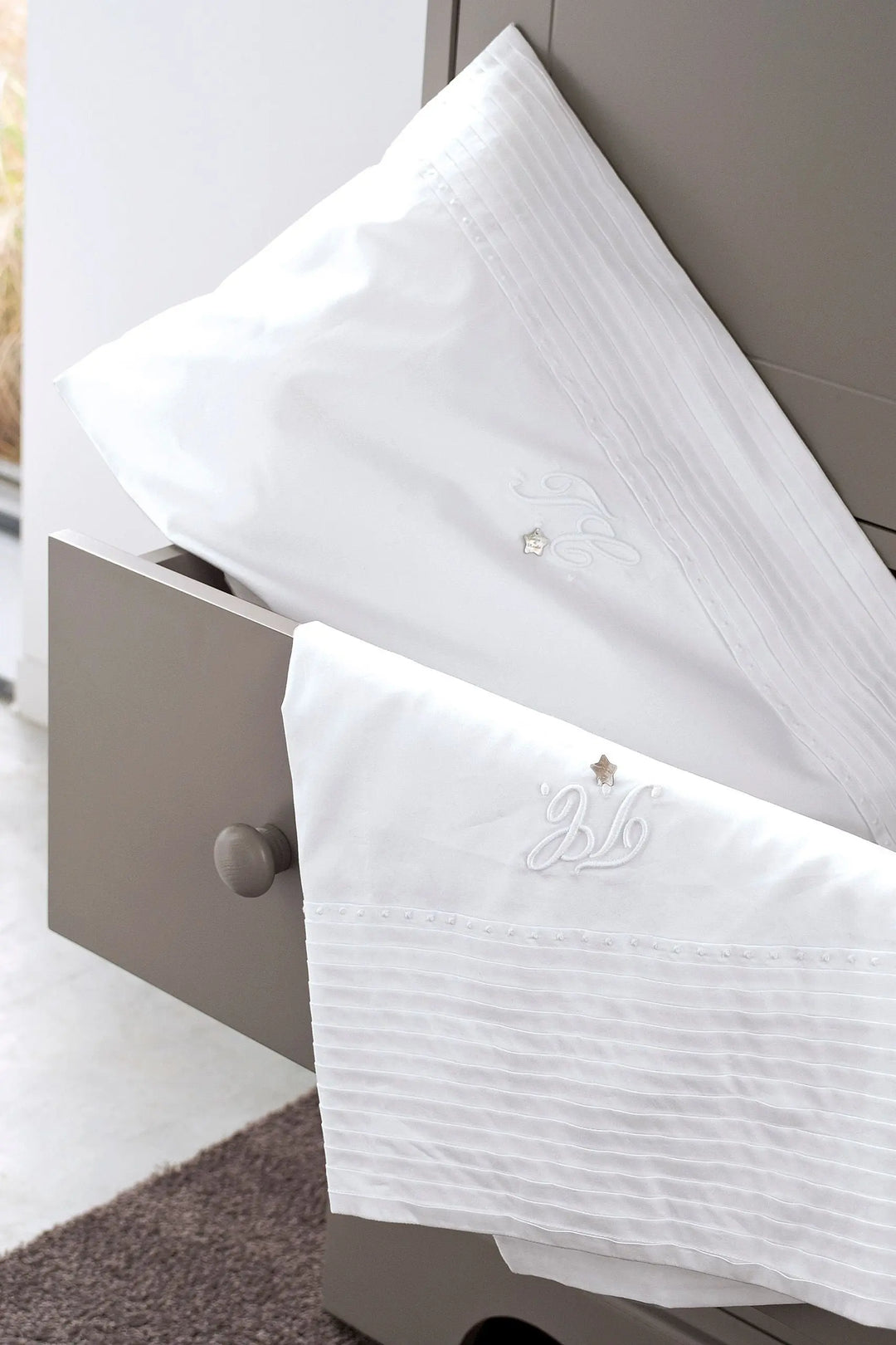Cotbed duvet cover "monogramme" white-Towels & bedlinen-Tartine et Chocolat-Blue Almonds-London-South Kensington